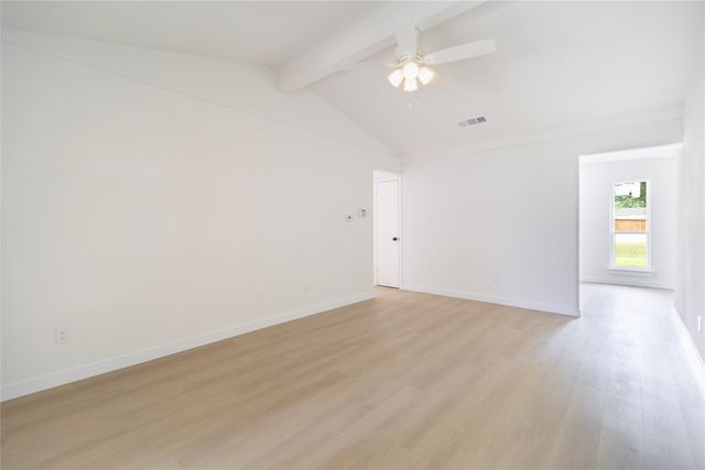 1021 Pleasant Valley Road, Garland, TX 75040