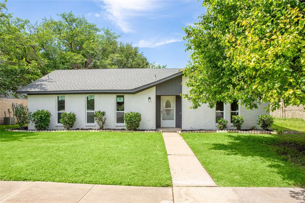 1021 Pleasant Valley Road, Garland, TX 75040