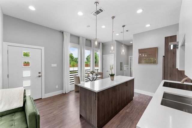 123 Merritt Street 1, Fort Worth, TX 76114