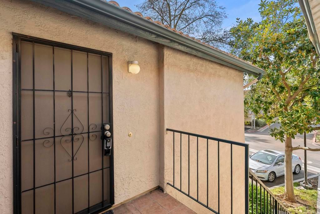 Image 4 of property listing at 11325 Avenida De Los Lobos Unit D, San Diego, CA 92127