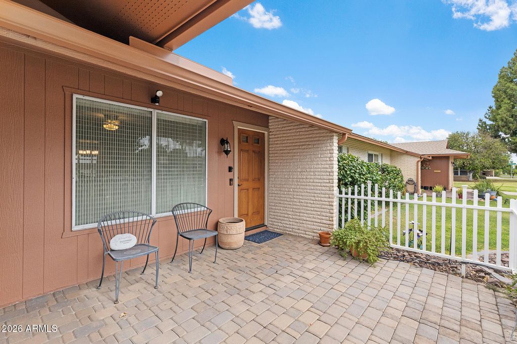 10918 W CARON Drive, Sun City, AZ 85351 — photo 2
