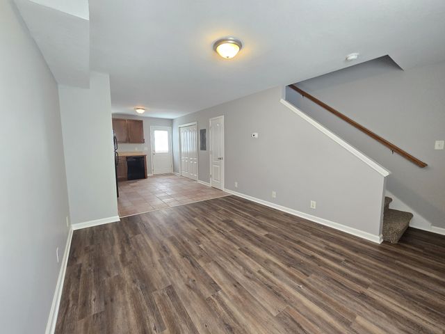 805 Oak Arbor Ct Apt C, Clarksville, TN 37040