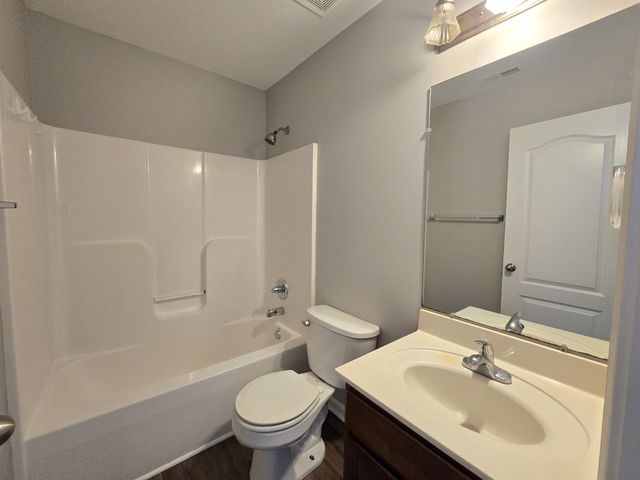 805 Oak Arbor Ct Apt C, Clarksville, TN 37040