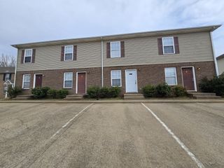805 Oak Arbor Ct Apt C, Clarksville, TN 37040