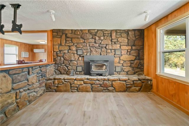 16891 Holcombe School Road, West Fork, AR 72774