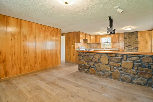 16891 Holcombe School Road, West Fork, AR 72774