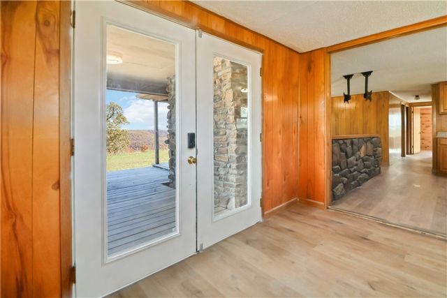 16891 Holcombe School Road, West Fork, AR 72774