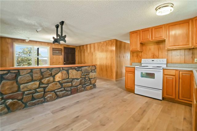 16891 Holcombe School Road, West Fork, AR 72774