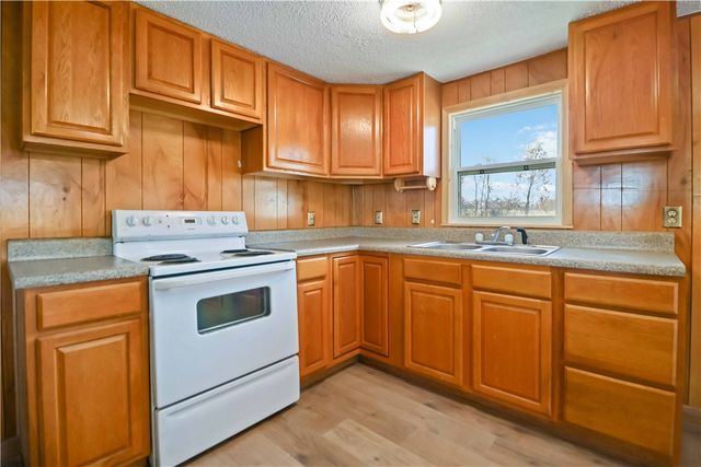 16891 Holcombe School Road, West Fork, AR 72774