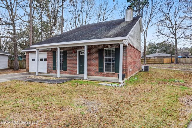 988 Kaimuki Court, Diamondhead, MS 39525