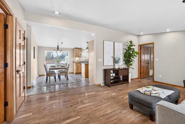 W5244 CTY RD S, Black Creek, WI 54106