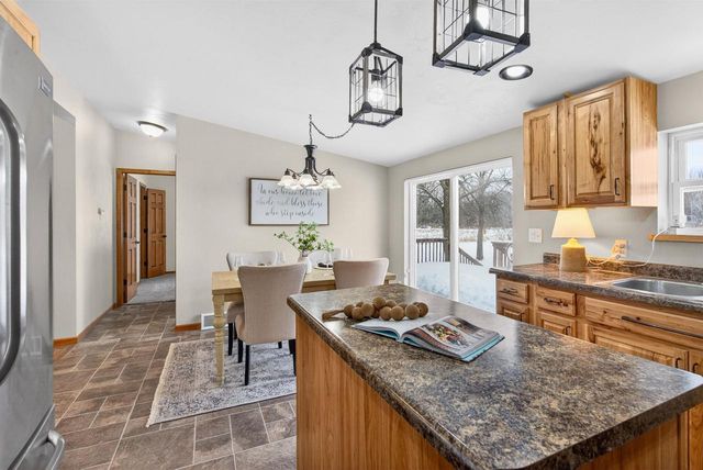 W5244 CTY RD S, Black Creek, WI 54106