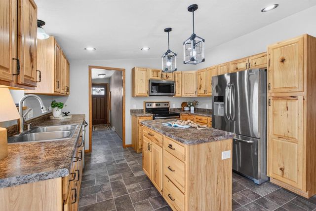 W5244 CTY RD S, Black Creek, WI 54106