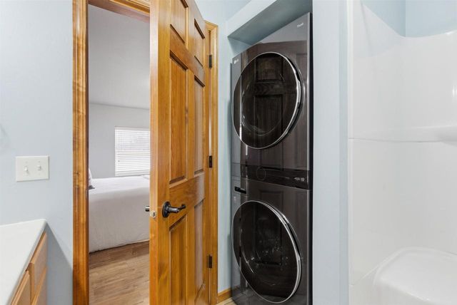 W5244 CTY RD S, Black Creek, WI 54106