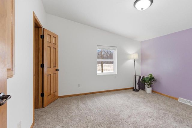 W5244 CTY RD S, Black Creek, WI 54106