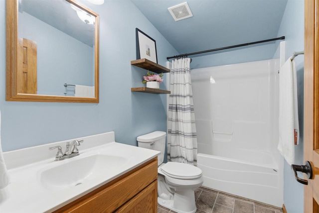 W5244 CTY RD S, Black Creek, WI 54106