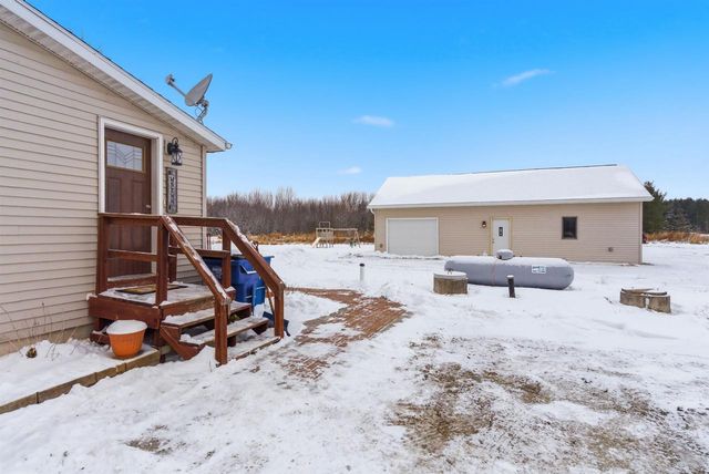 W5244 CTY RD S, Black Creek, WI 54106