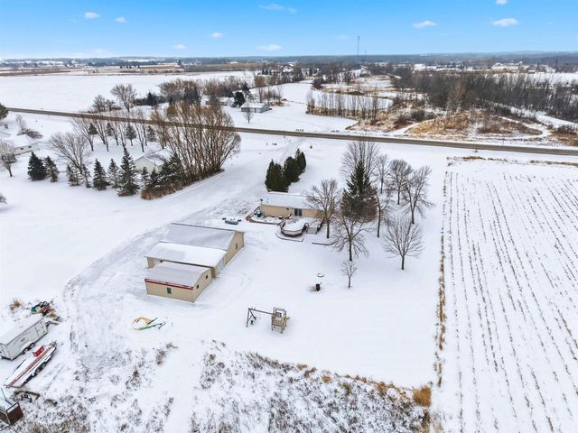 W5244 CTY RD S, Black Creek, WI 54106
