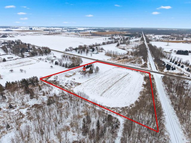 W5244 CTY RD S, Black Creek, WI 54106
