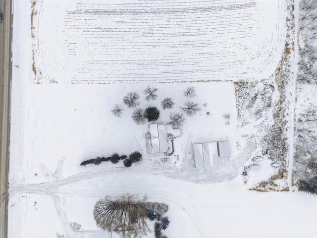 W5244 CTY RD S, Black Creek, WI 54106