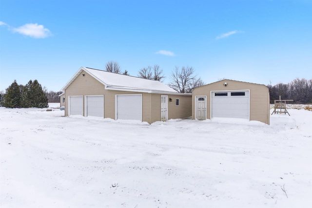 W5244 CTY RD S, Black Creek, WI 54106