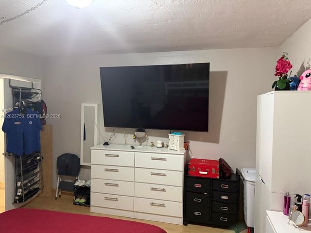 1245 W 24th St 118, Hialeah, FL 33010