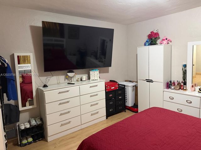 1245 W 24th St 118, Hialeah, FL 33010