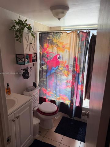 1245 W 24th St 118, Hialeah, FL 33010
