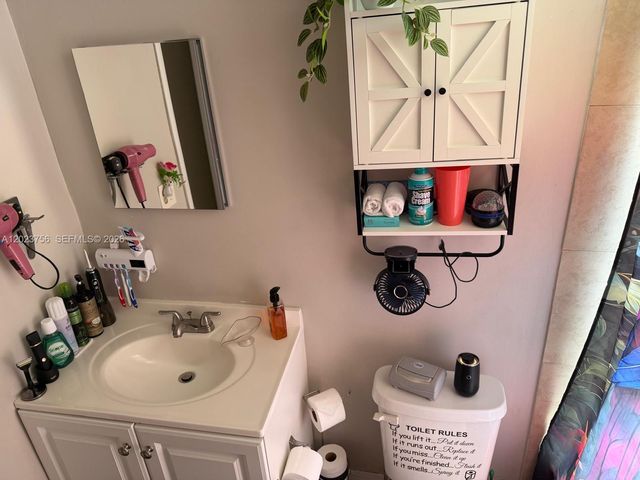 1245 W 24th St 118, Hialeah, FL 33010