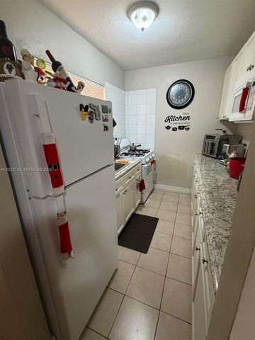 1245 W 24th St 118, Hialeah, FL 33010