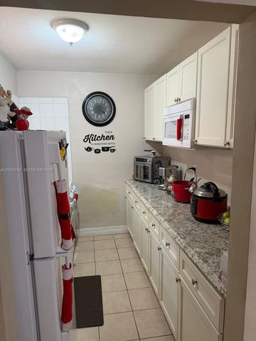 1245 W 24th St 118, Hialeah, FL 33010