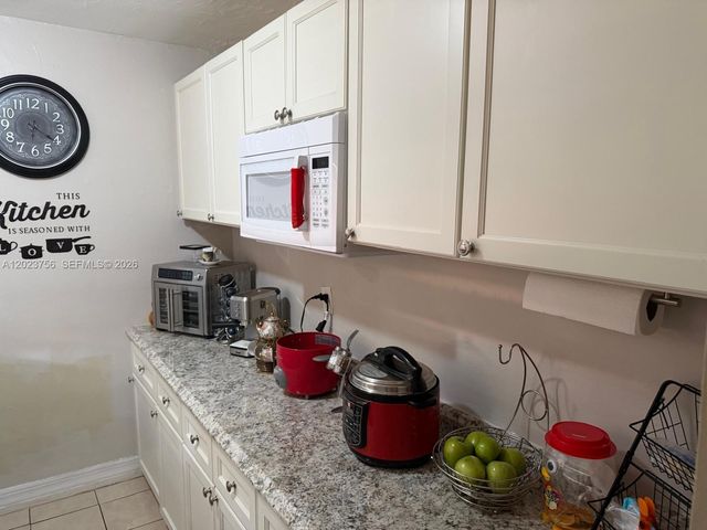 1245 W 24th St 118, Hialeah, FL 33010