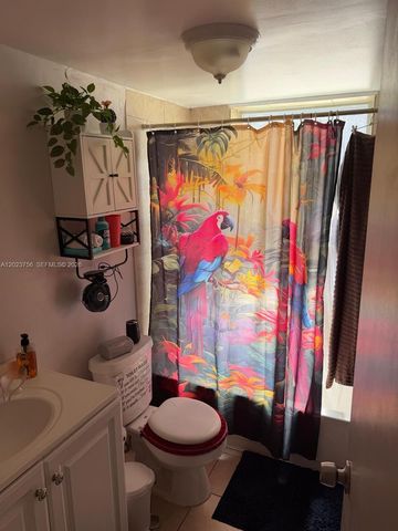 1245 W 24th St 118, Hialeah, FL 33010