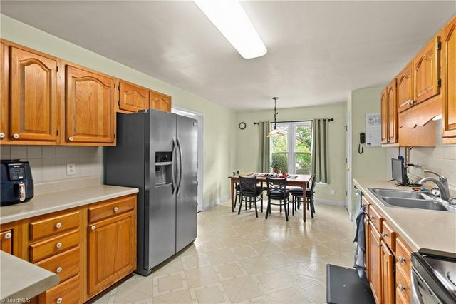 105 Spring Park Court, Clemmons, NC 27012