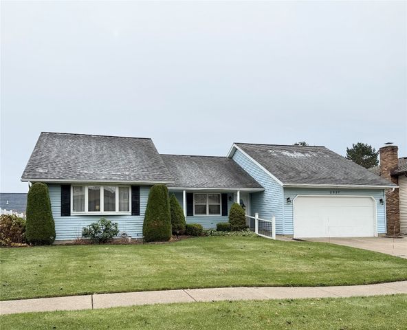 2537 PEPPERTREE Drive, Erie, PA 16510