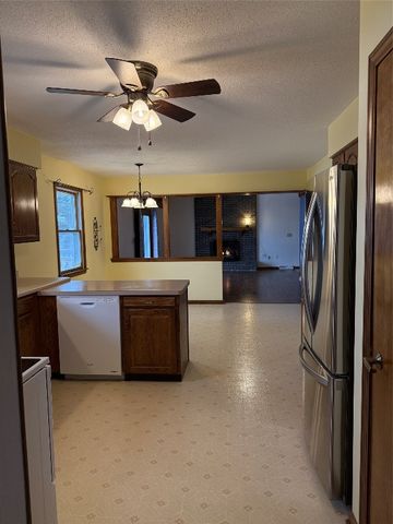 2537 PEPPERTREE Drive, Erie, PA 16510