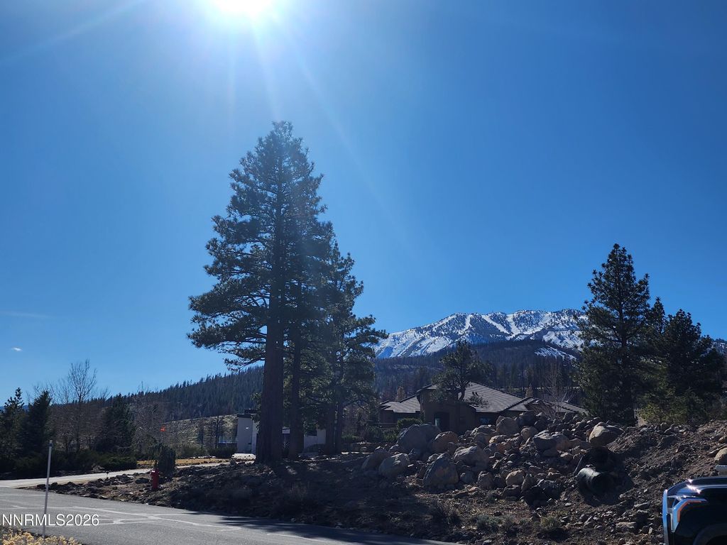 Image 2 of property listing at 640 Sand Cherry Court, Reno, NV 89511