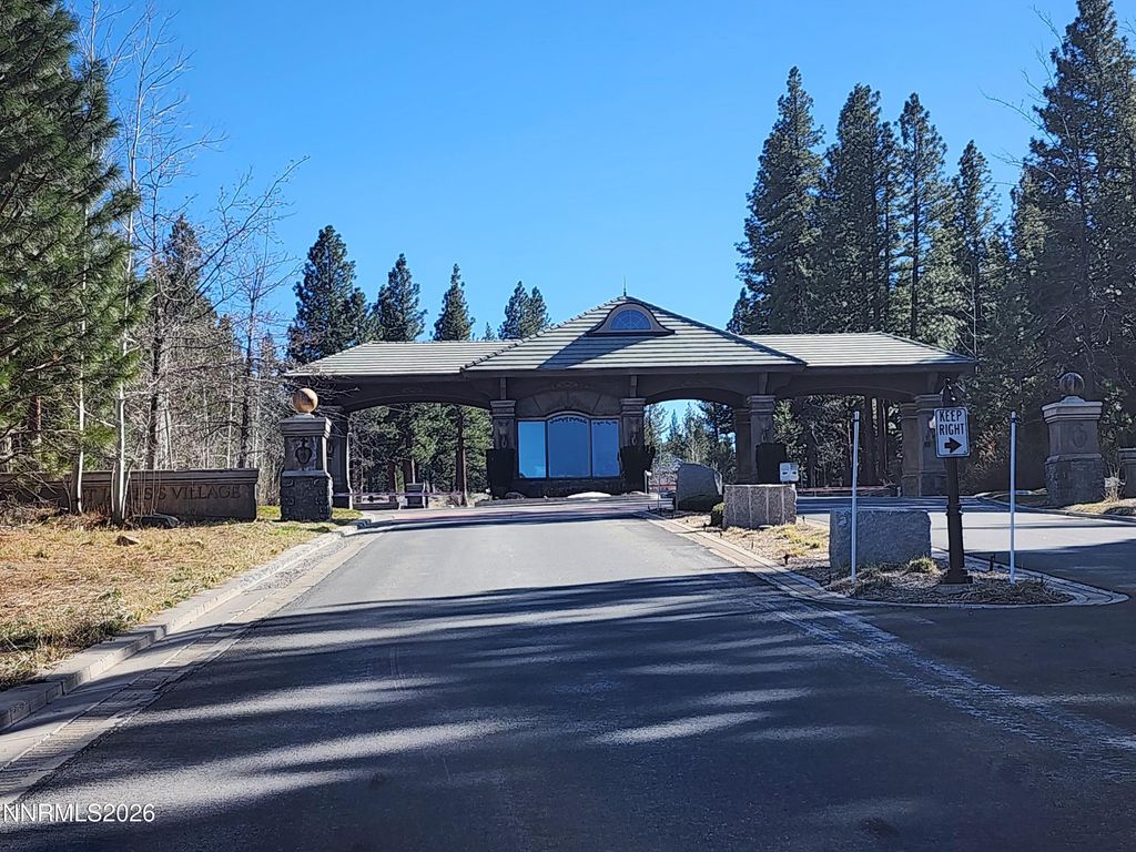 Image 3 of property listing at 640 Sand Cherry Court, Reno, NV 89511