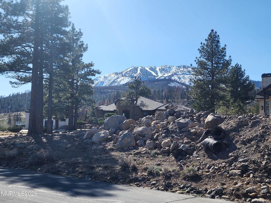 Image 4 of property listing at 640 Sand Cherry Court, Reno, NV 89511