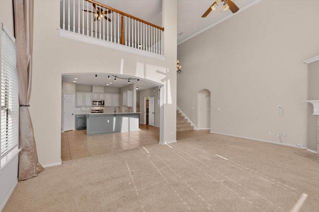 3010 Greenway Drive, Burleson, TX 76028