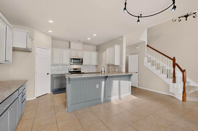 3010 Greenway Drive, Burleson, TX 76028