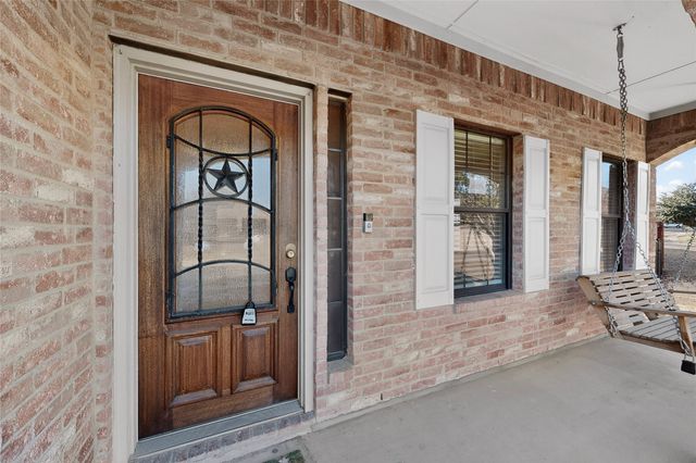 3010 Greenway Drive, Burleson, TX 76028