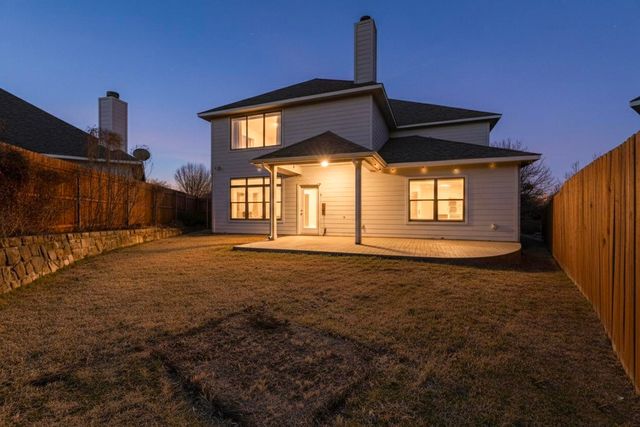 3010 Greenway Drive, Burleson, TX 76028