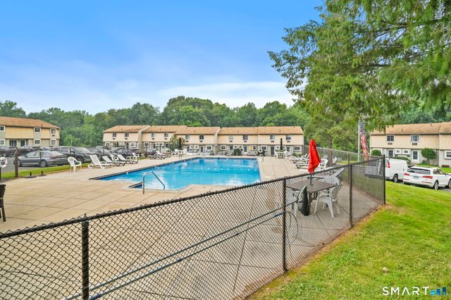 6 Carillon Drive D, Rocky Hill, CT 06067