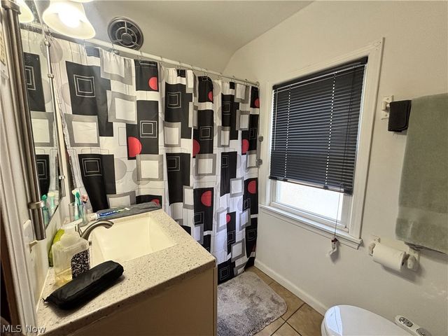 24201 Yosemite Drive, Euclid, OH 44117