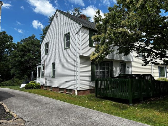 24201 Yosemite Drive, Euclid, OH 44117