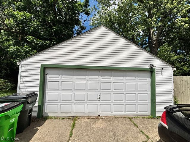 24201 Yosemite Drive, Euclid, OH 44117