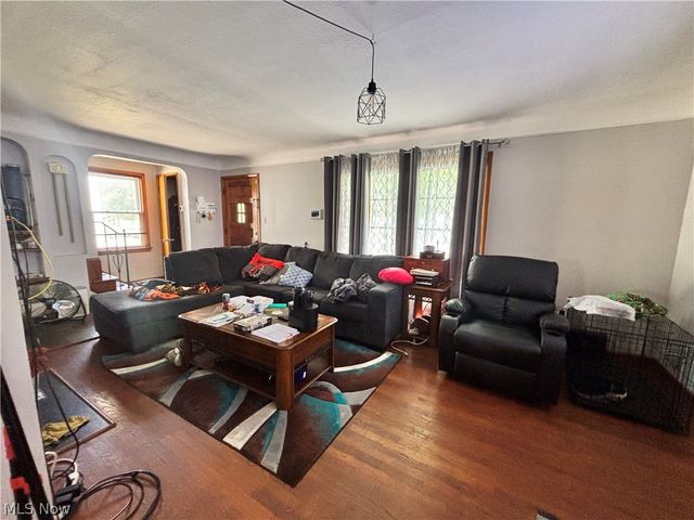 24201 Yosemite Drive, Euclid, OH 44117