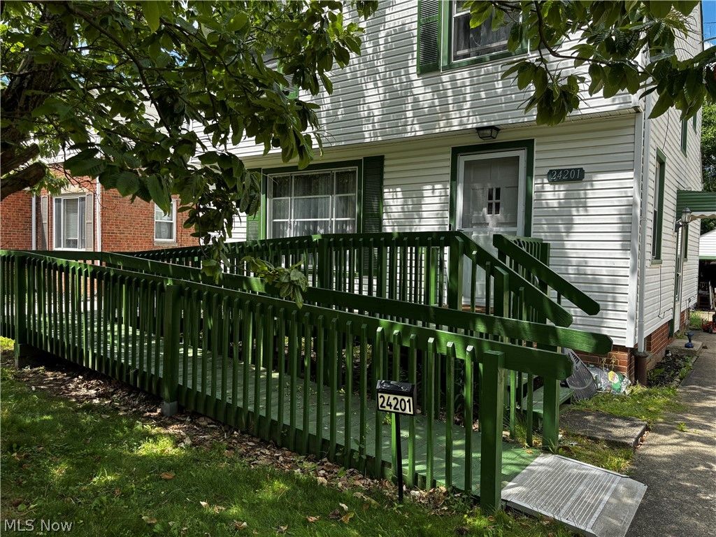 24201 Yosemite Drive, Euclid, OH 44117