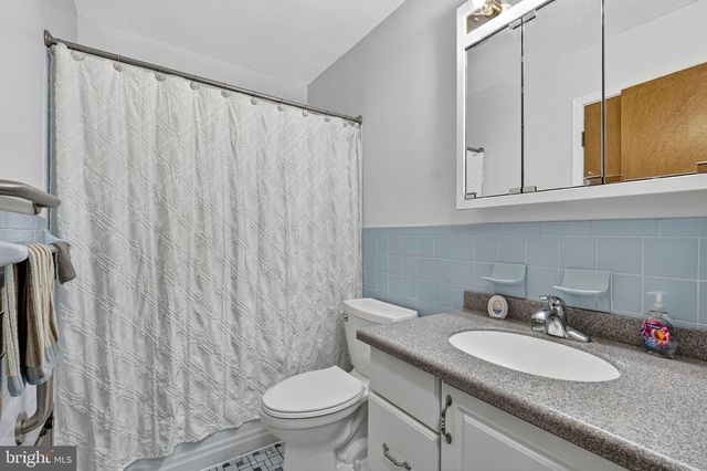 209 WOOD AVE, Winchester, VA 22601